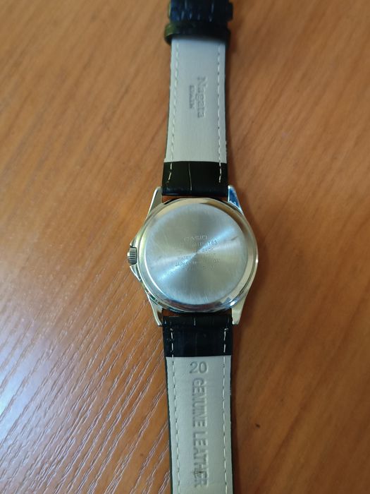 Часы Casio кварцевые