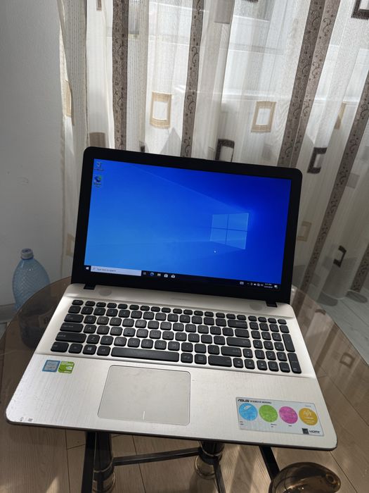 Laptop ASUS A541U