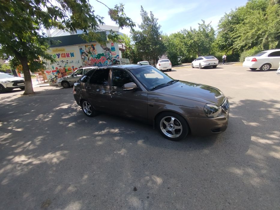 Продаю Приору 2 люкс плюс