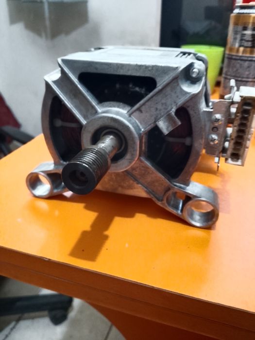 Продам двигатель от стиральной машинки автомат