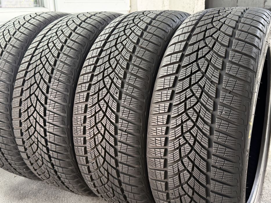 225/45/19 Goodyear 4Броя: 420€ 8.8мм като Нови