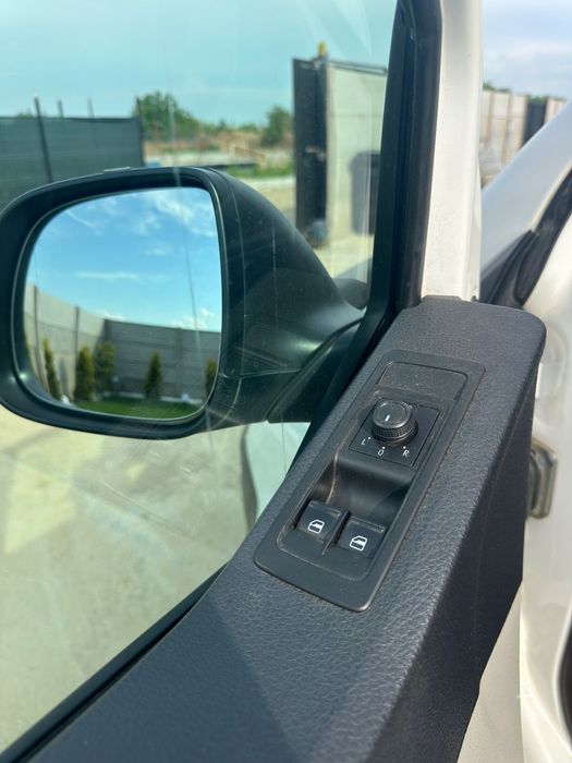 Volkswagen Transporter Volkswagen TRANSPORTER T6 LUNG / LONG an 2018 cu 3 locuri