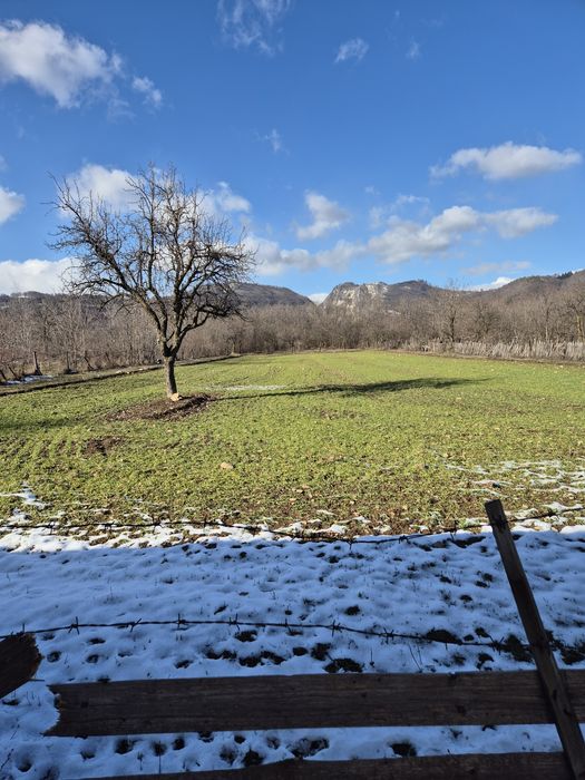 Vand teren plus casa