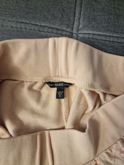 комплекта на Guess