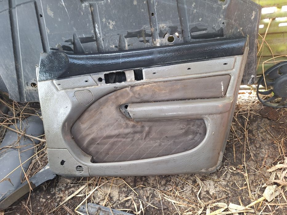 Продам обшивки ауди с4