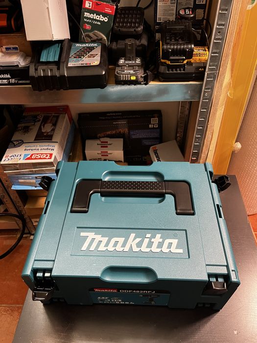 Makita Masina de gaurit si insurubat DDF482RFJ 18V
