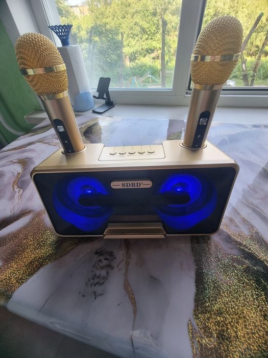 Продам  колонку с микрафонами новое