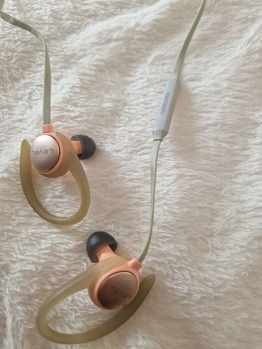 Vand sau schimb casti samsung