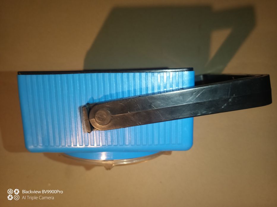 Lanterna mare cu baterii faarte puternica