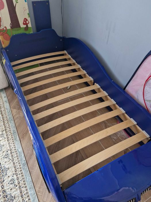 Кровать детская машина