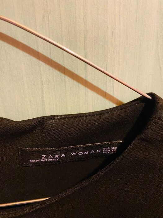 Rochie neagră Zara