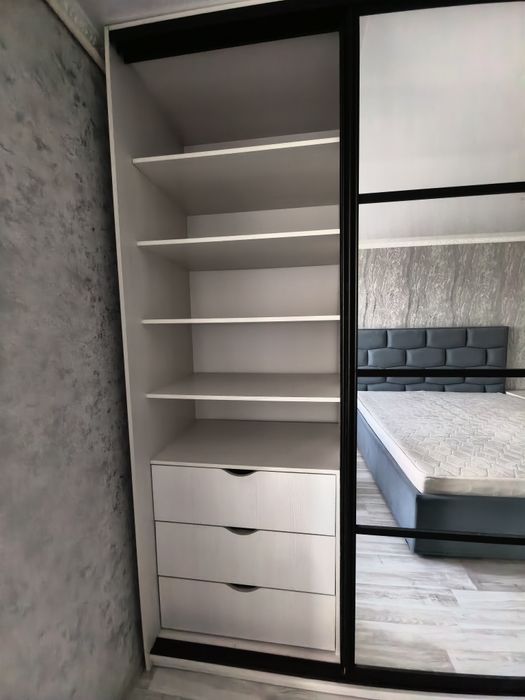 Продам гарнитур спальный