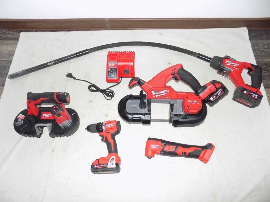 Fierastrau cu banda 12/18V Milwaukee
