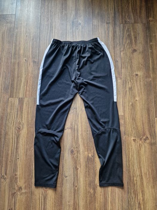 Страхотно мъжко спортно долнище NIKE размер M