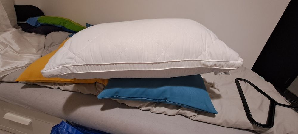 Vând 2  Perne fibre 50x70x3 ULVIK Jysk