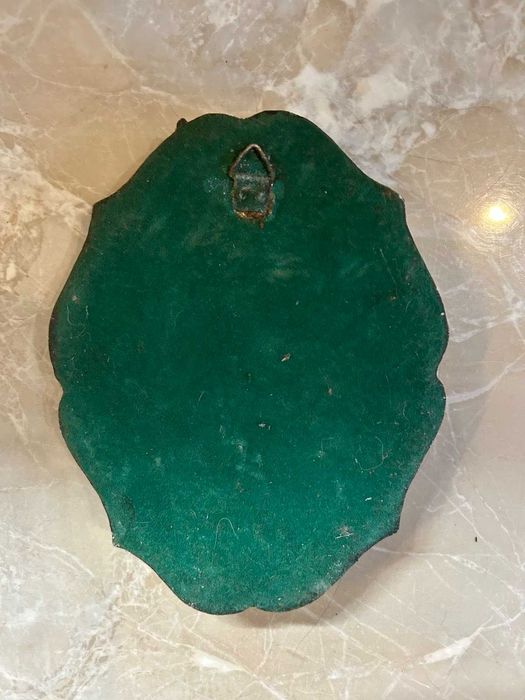 Пано, барелеф , жена