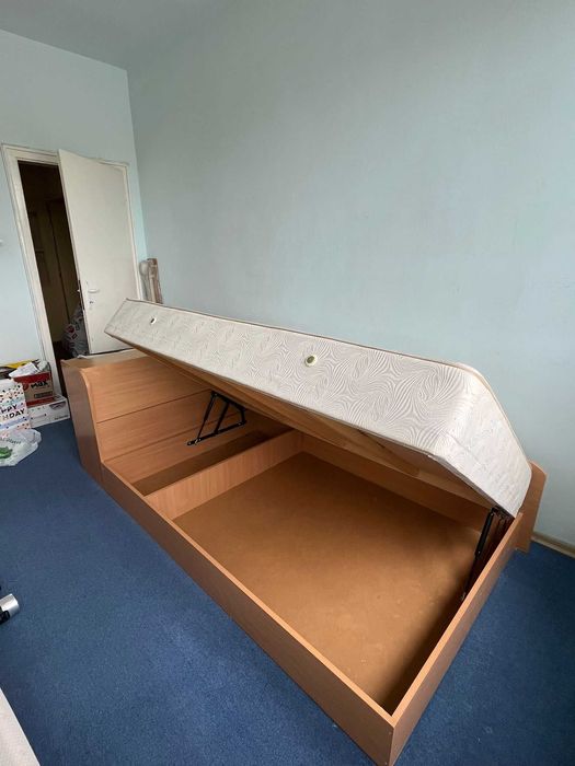 Спалня с ракла и матрак