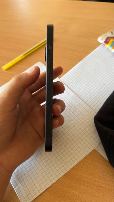 Продам айфон 13 срочна