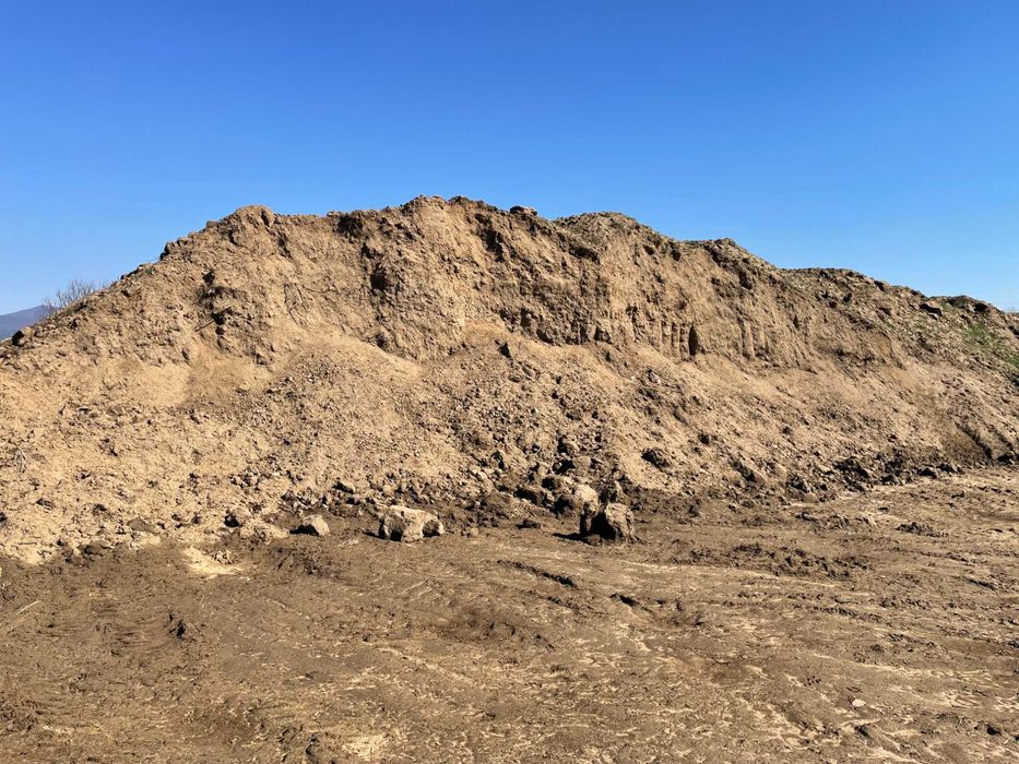 Доставка на хумус за озеленяване и градини