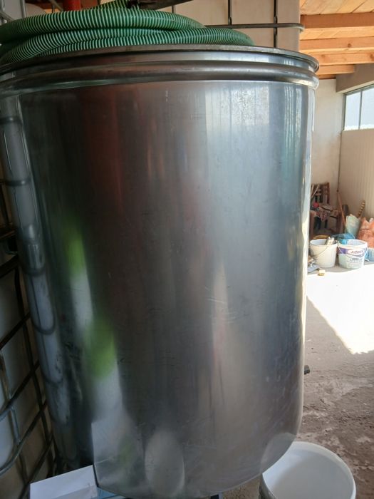 Vand butoi inox pentru  vin de 1000 litri