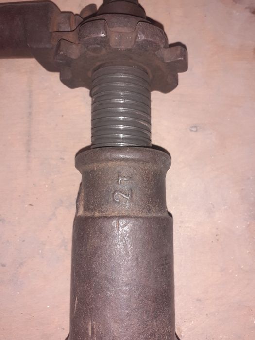 Продам домкрат..