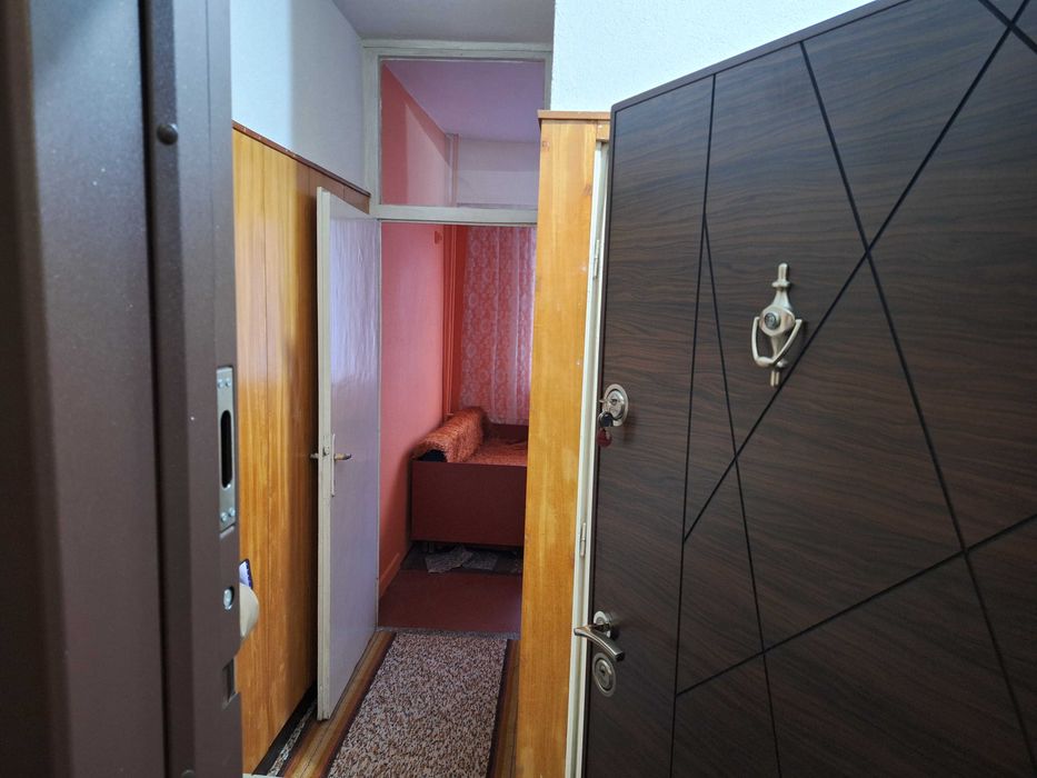 Дава се под наем Едностаен апартамент в Плевен, Идеален център - 42 кв.м за 204 € - Снимка #1