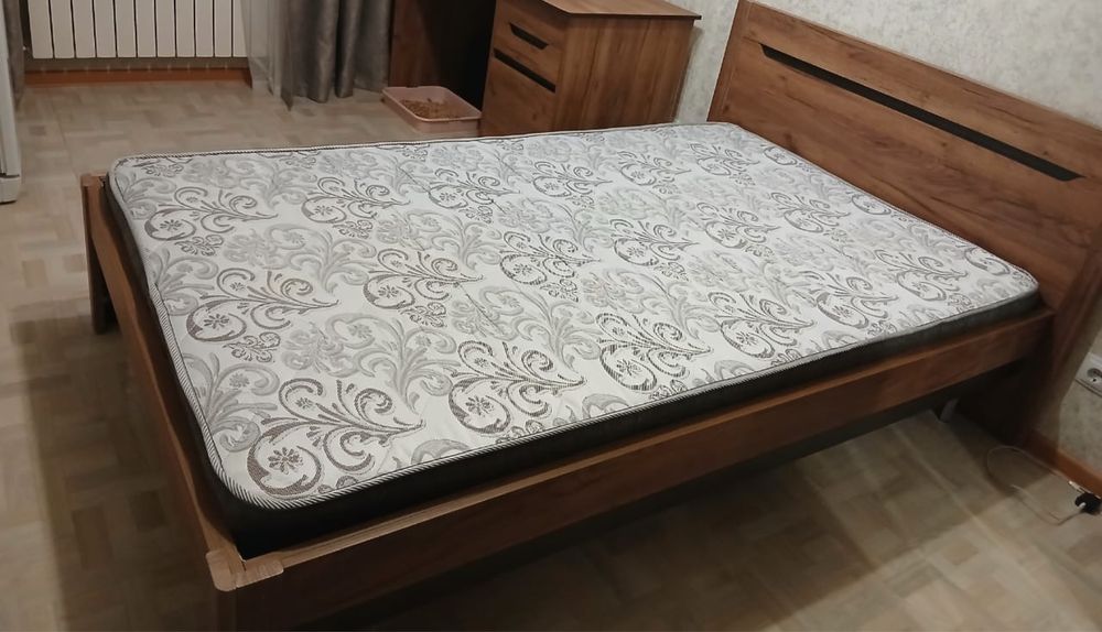 Продаётся  кровать в отличном состоянии