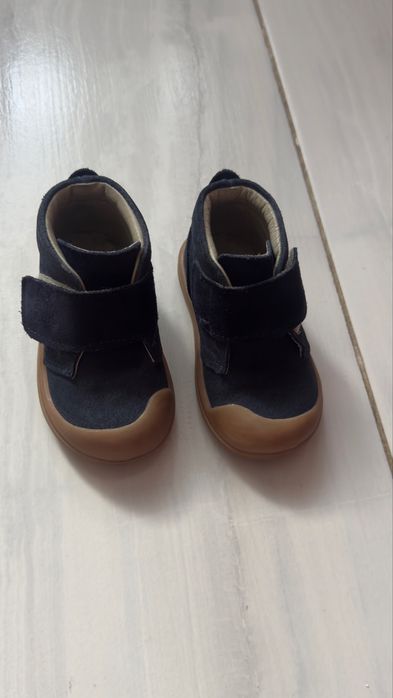 Детские ботинки.