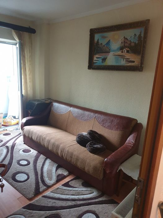 Închiriez apartament 3 camere