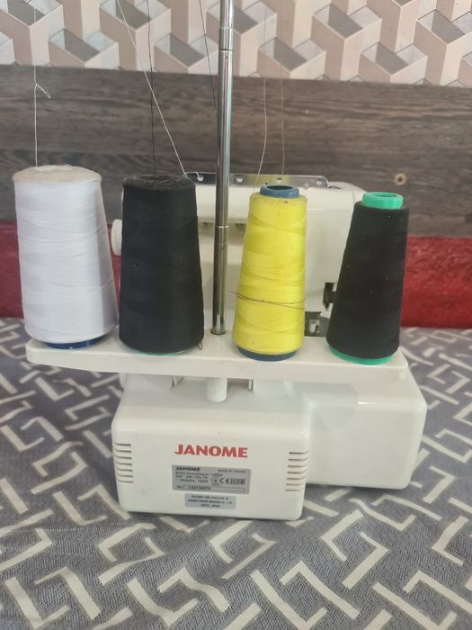 Оверлог JANOME продаю