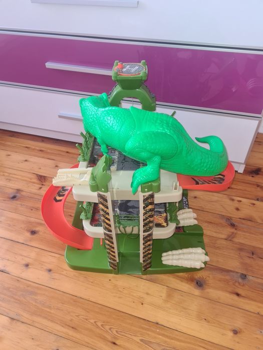 Детска писта динозавър