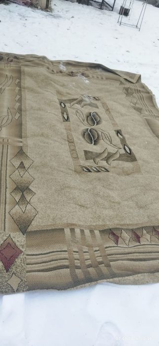 Продам ковры . В хорошем состоянии