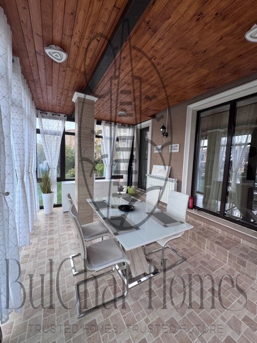 Продава се Къща в Поморие - 250 кв.м за 1000 €/кв.м - Снимка #2