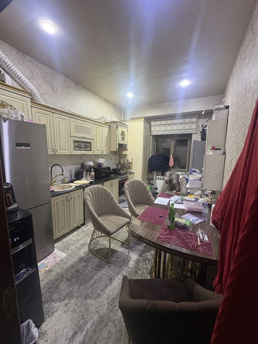 Очень дешево двухкомнатную квартиру в квартире имеется все удобства…..