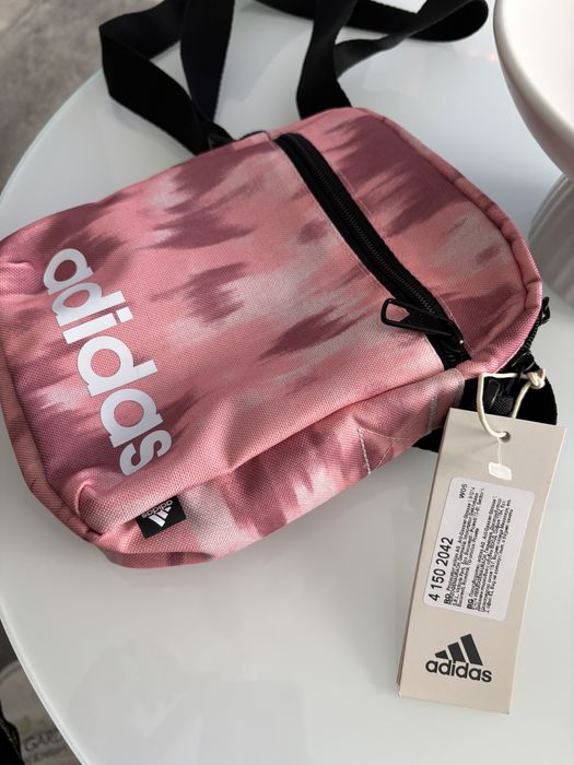 Vând gentută sport Adidas 22/16 cm Roz