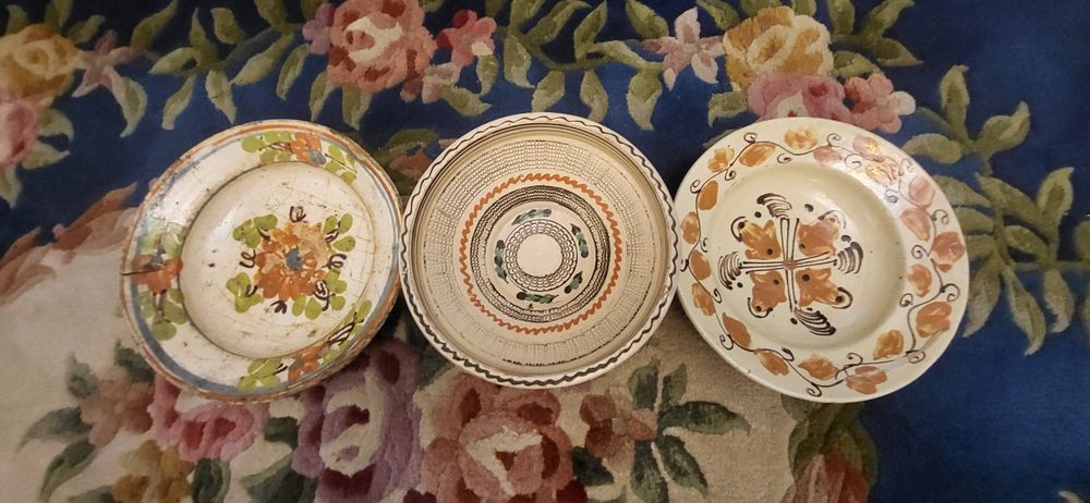 Set 9 piese ceramică pictată manual – farfurii și boluri tradiționale