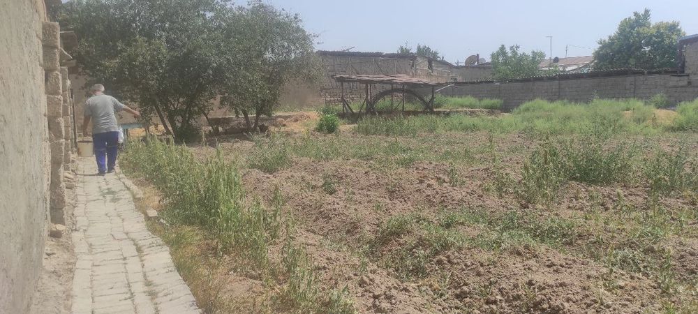 Yer sotiladi hamma sharoiti bor