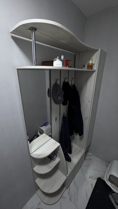 Продам шкаф в прихожую