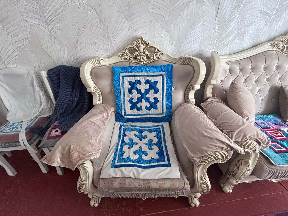 Диван для гостиной