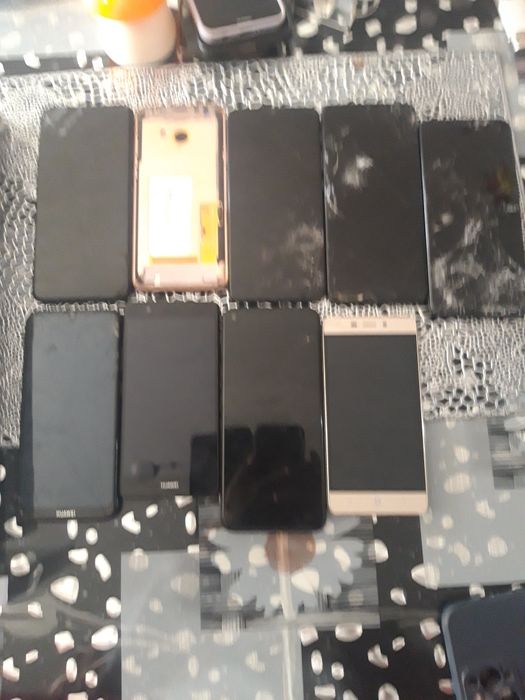 Телефони за части не работят