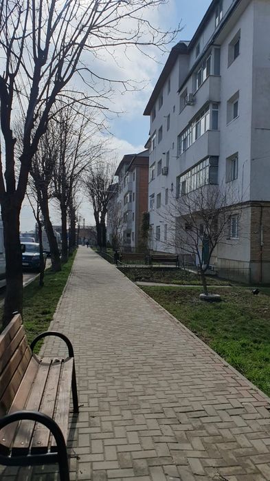 Vând apartament 4 camere, Pașcani, zona Vale