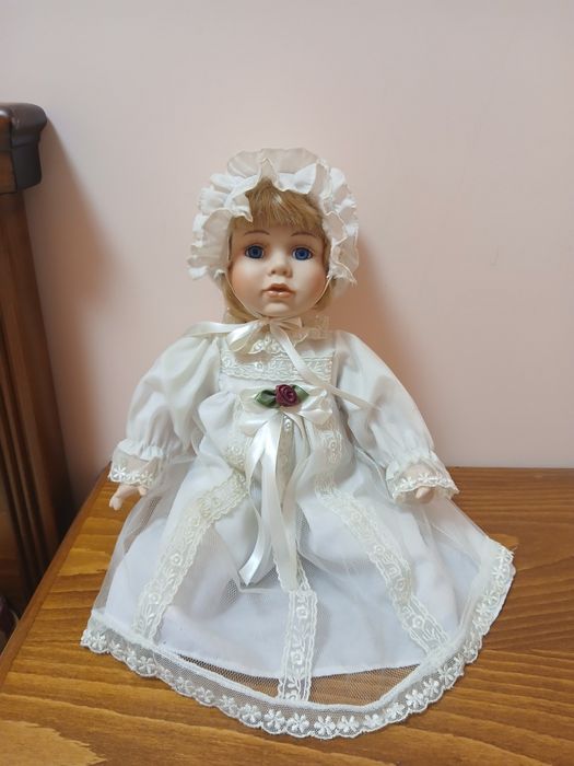 Порцеланова кукла