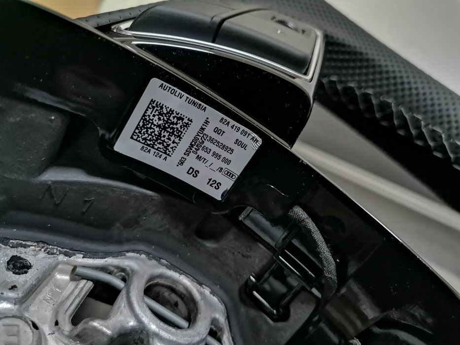 Нов S Line Спортен Волан Черна Кожа + Напа Audi A3 S3 8Y A1 Q3 S-Line