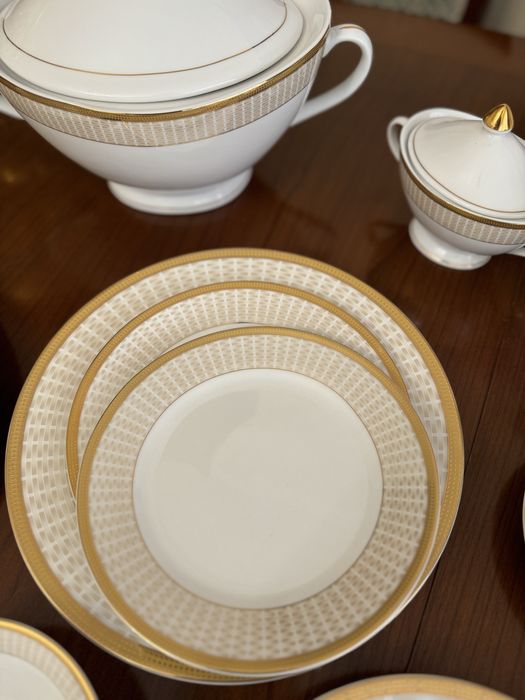 Японский сервиз на 12 персон.