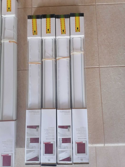 Щори плисе ден и нощ. Нови. Немски.