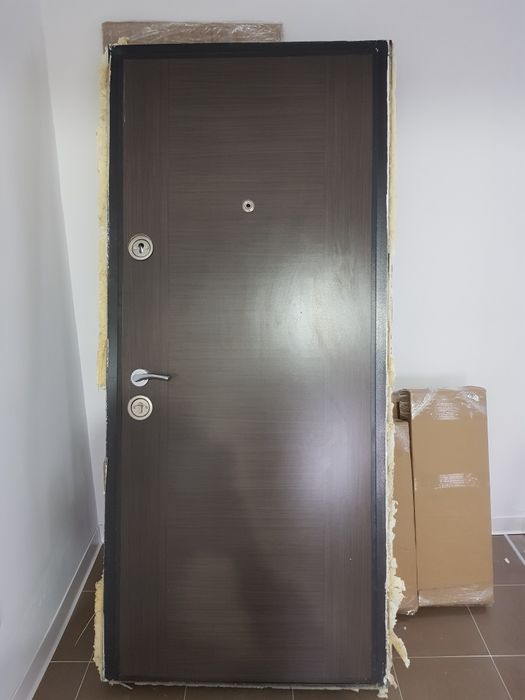 Ușa metalică de apartament