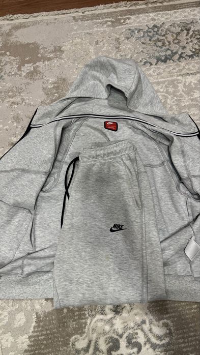 Двойка Nike Tech Fleece