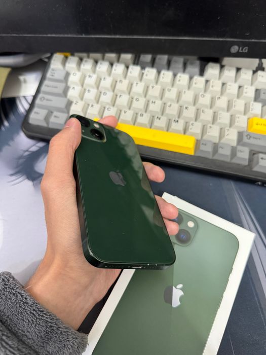 Продам айфон 13 Iphone 13