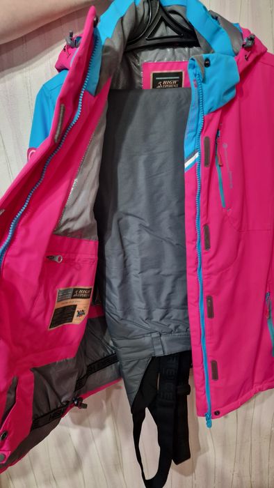 Продам костюм 48рр