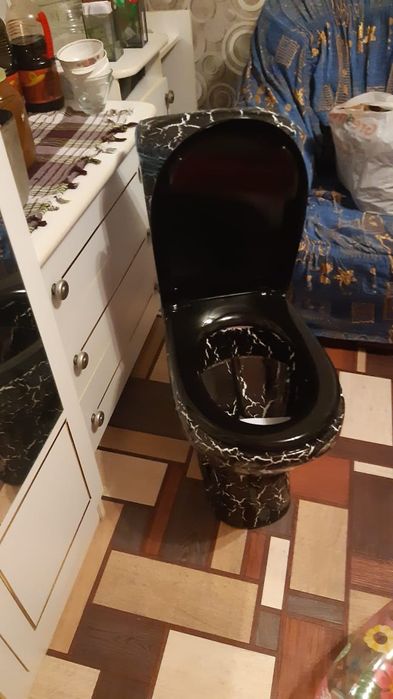 Продам новый унитаз